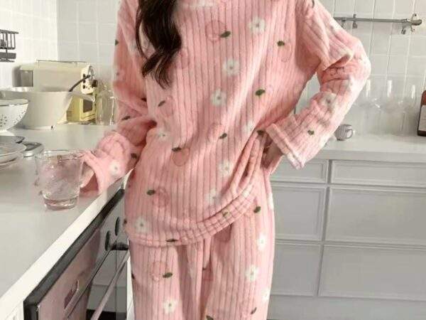 PIJAMA DE DOS PIEZAS FELPA GRUESA