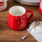 TAZA NAVIDEÑA CON CUCHARITA Y TAPA