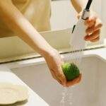 PROTECTOR CONTRA SALPICADURAS DE AGUA PARA LAVADERO