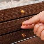 JOYERO ACRILICO ORGANIZADOR CON MADERA  - Imagen 2