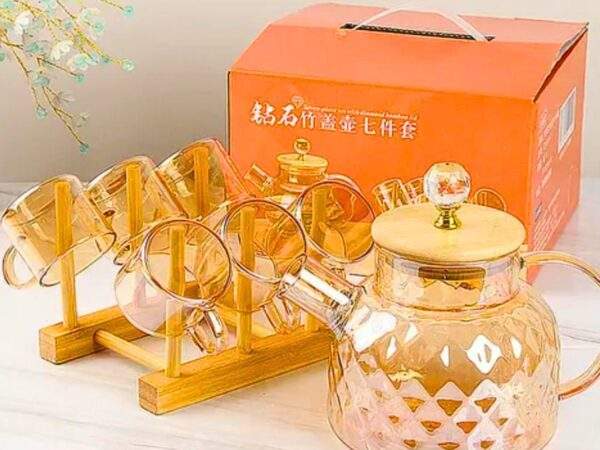 SET DE TETERA CON 6 VASOS Y SOPORTE DE MADERA