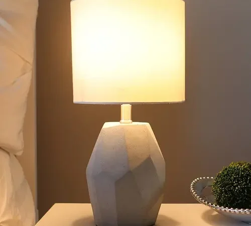 LAMPARA DE MESA DECORATIVA 
